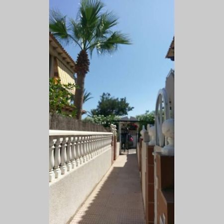 La Casa De La Palmera Apartment Торевиеха Екстериор снимка