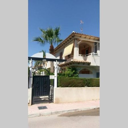 La Casa De La Palmera Apartment Торевиеха Екстериор снимка