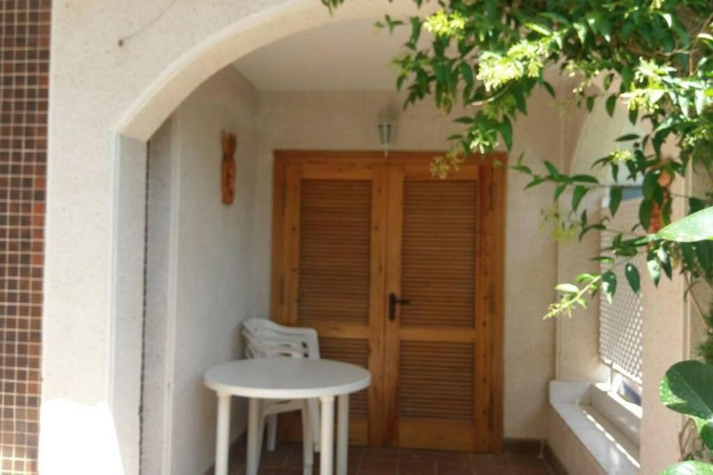 La Casa De La Palmera Apartment Торевиеха Екстериор снимка